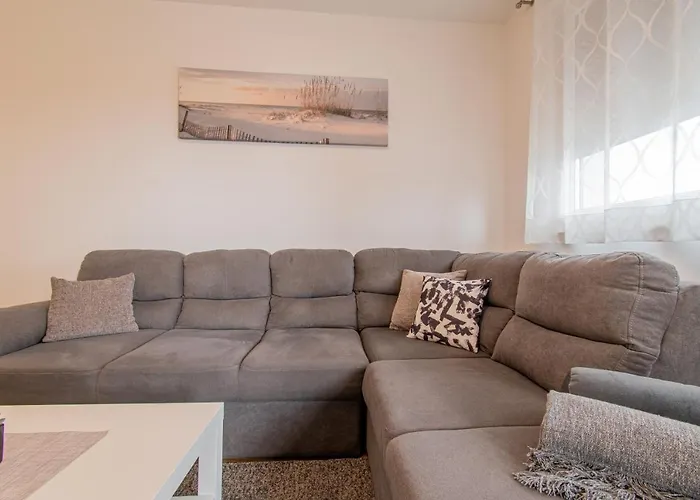 Flexible Selfcheckins 42 - Zagreb - Luxury - Garage Parking - Loggia - Brand New