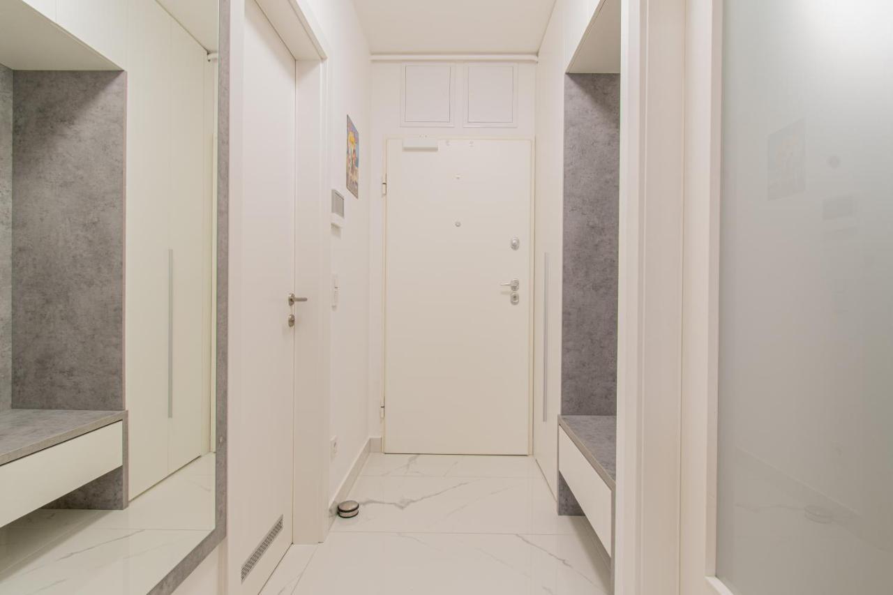 Apartment Flexible Selfcheckins 42 - - Luxury - Garage Parking - Loggia - Brand New Zagreb