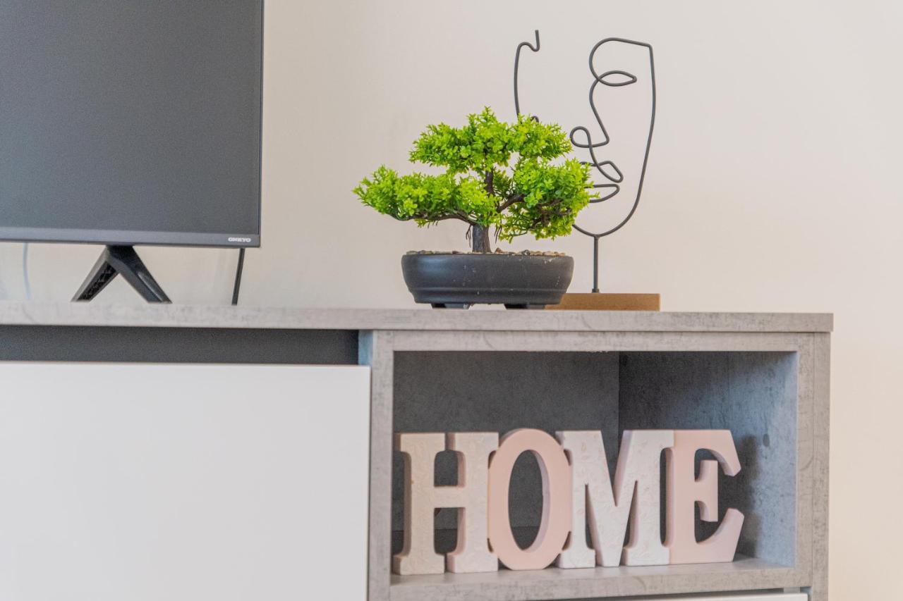 Apartamento Flexible Selfcheckins 42 - - Luxury - Garage Parking - Loggia - Brand New Zagreb